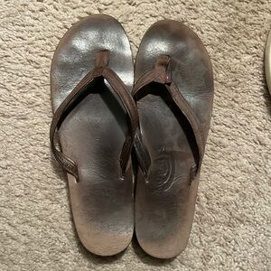 Size 8 women’s Rainbow flip flops